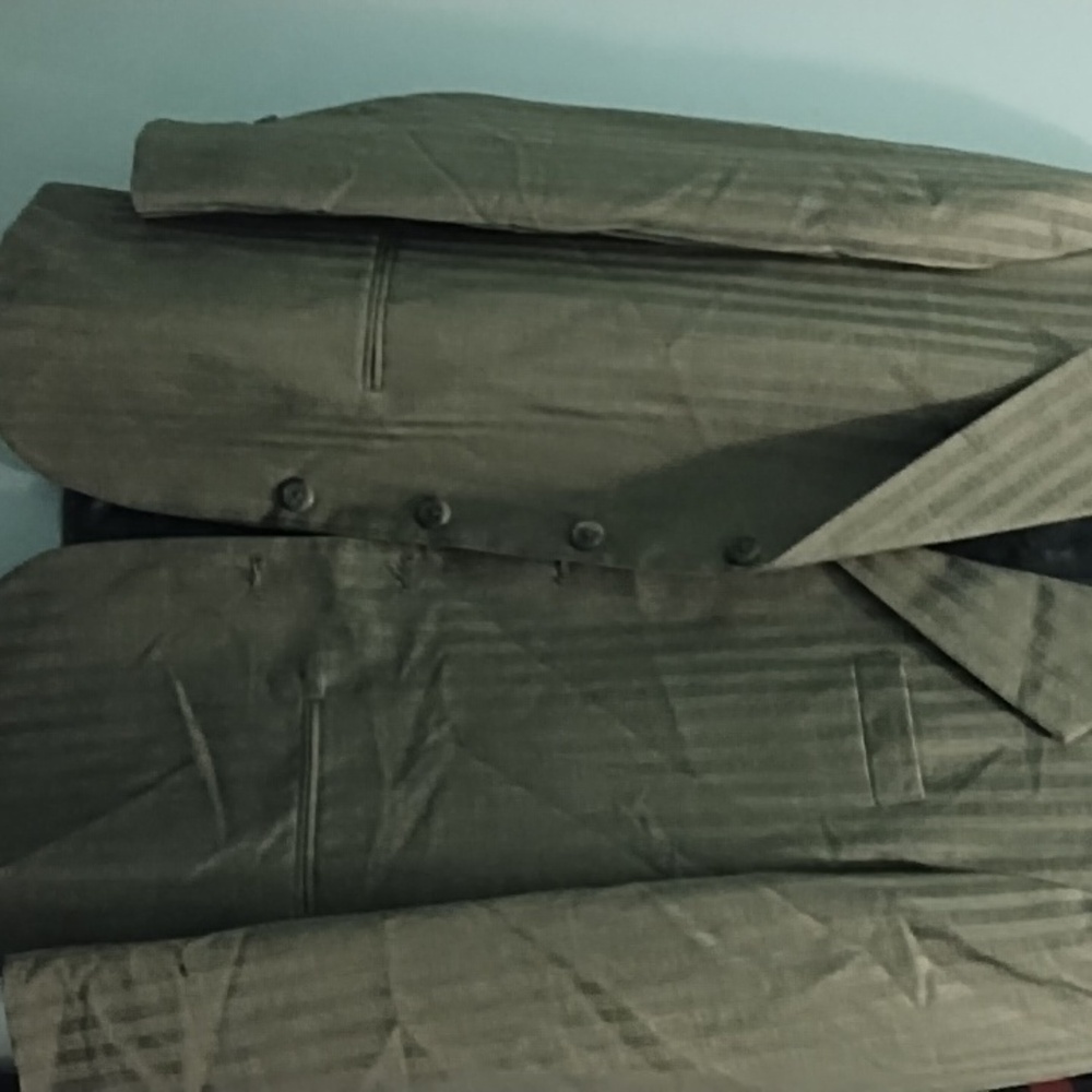 2 PC suit - Picture 2 of 12